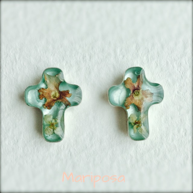 Mariposa ブルーフラワークロスピアス