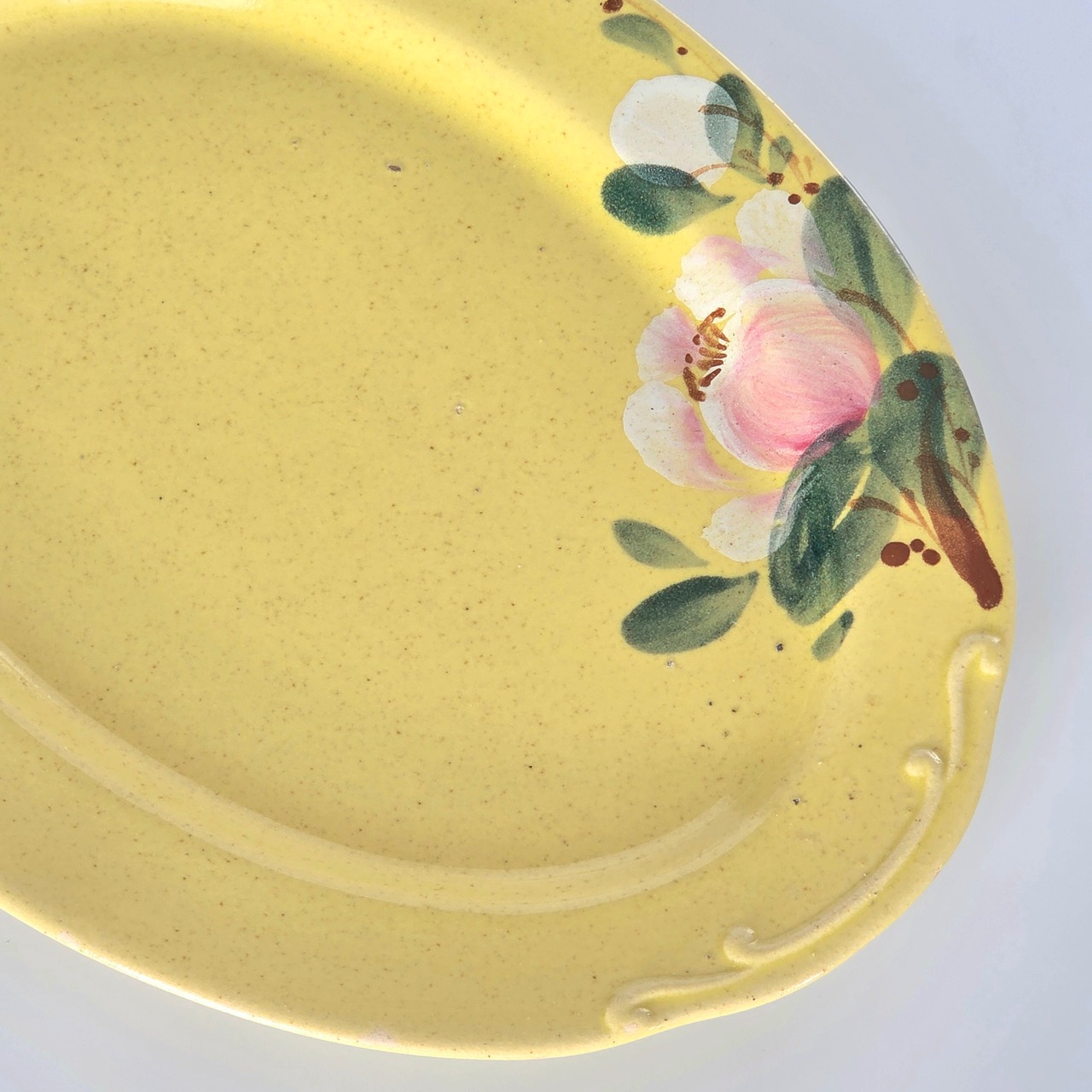 ソンベ焼き　オーバルプレート　ピンク／イエロー