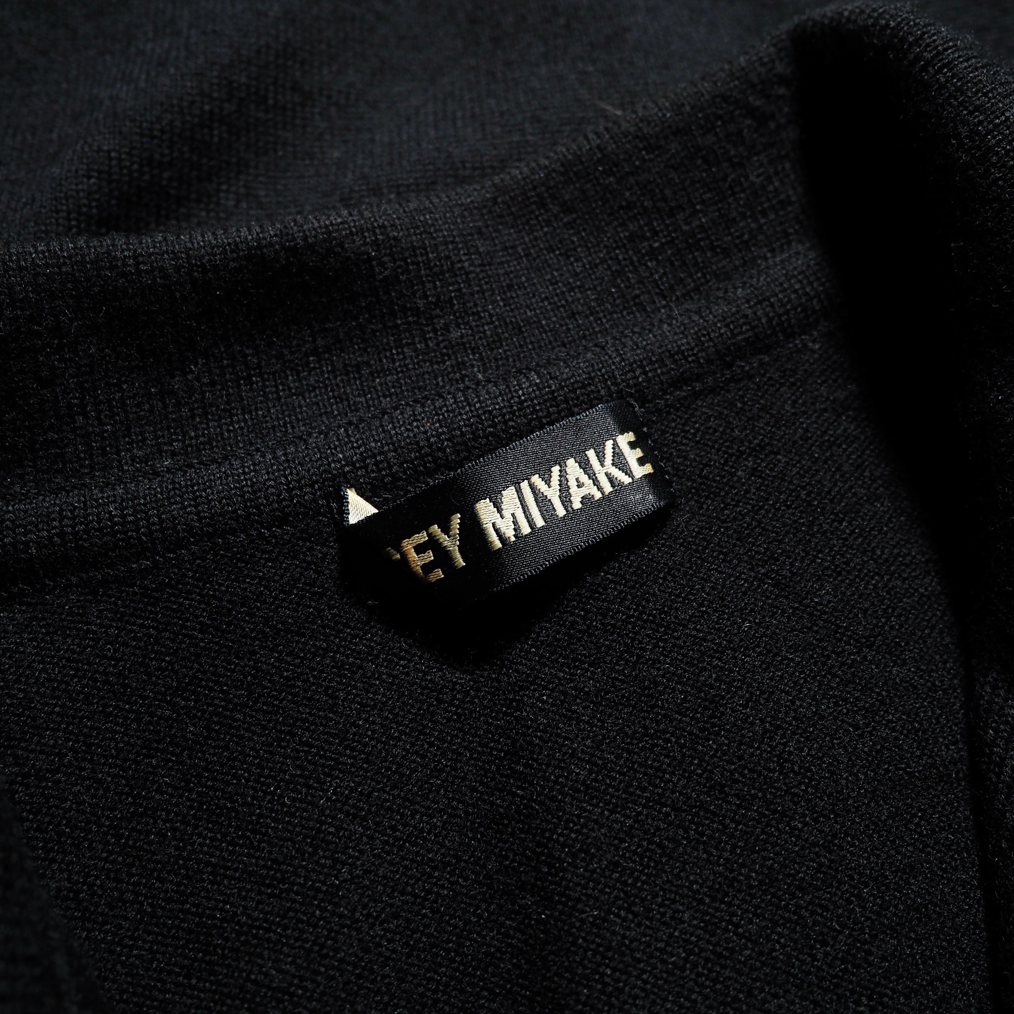 1990s " Old ISSEY MIYAKE " Black wool knit shirt cardigan