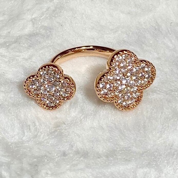 四ツ葉のクローバーモチーフリング