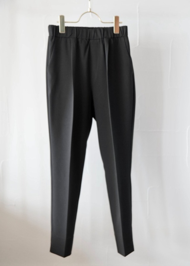 25.　Anna Kerry / アンナケリー  （No.56242602)TAPERD PANTS/black