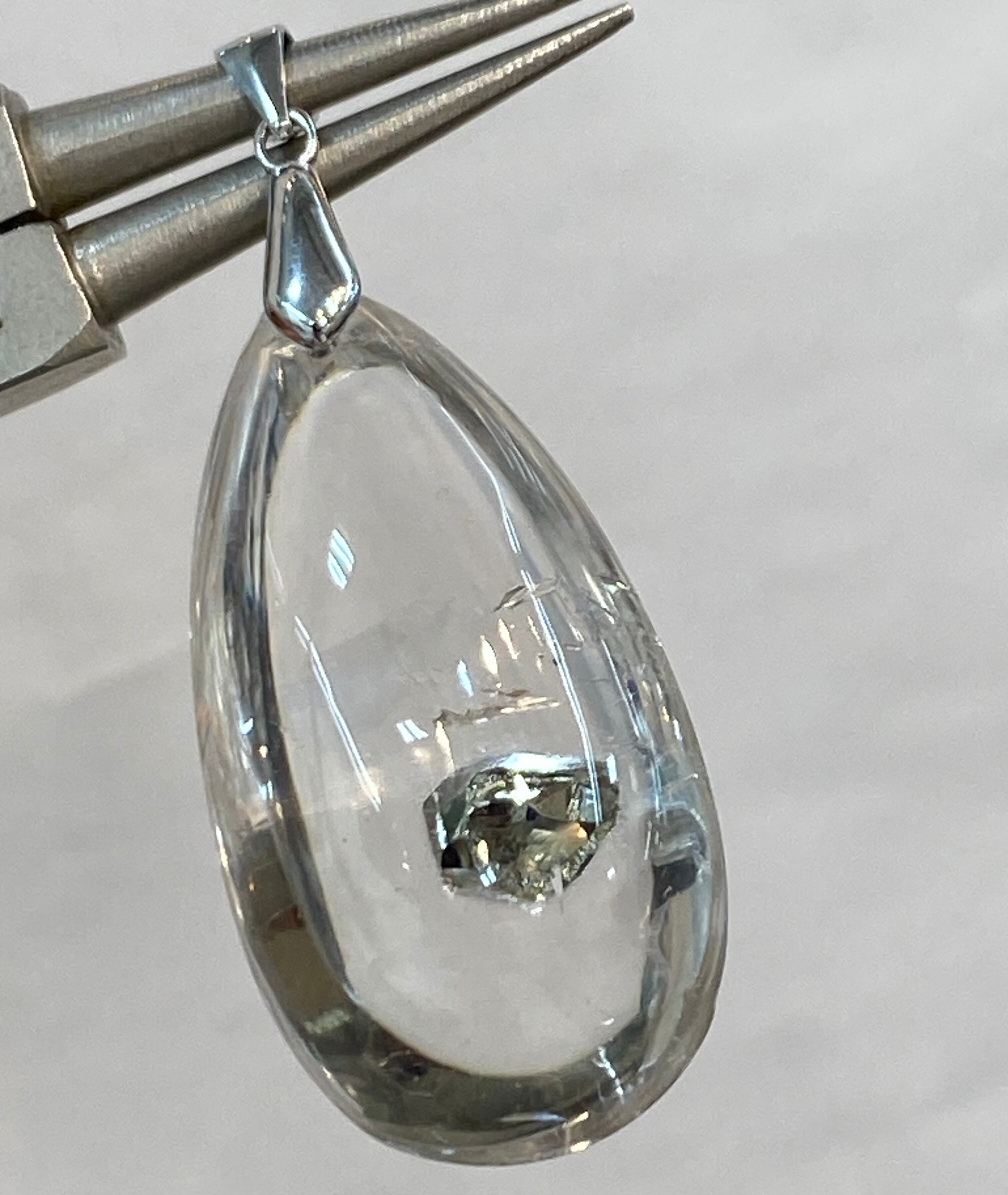 特選 宝石質 パイライトインクォーツ ペンダント 虹入り水晶 | 水晶