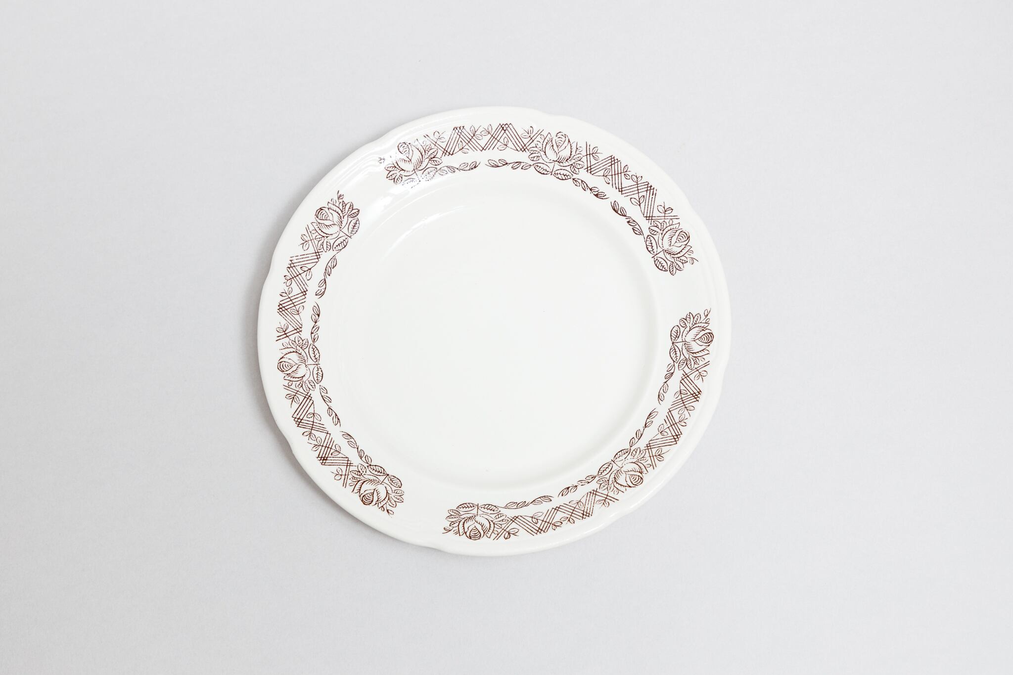 ヴィンテージ幾何学的なバラ柄皿 コナコヴァ陶器工場 旧ソ連 0355