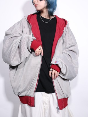 "Champion" reversible mesh × nylon hooded jacket
