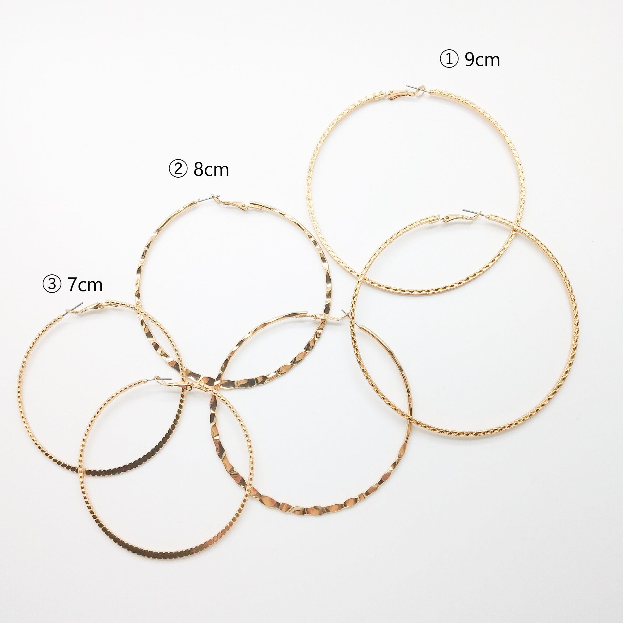 ゴールド 大振りフープピアス 3サイズ ダンス イベント クラブ フェス 大振り アクセサリー 定番 Neons ゴールド 大振りフープピアス 3サイズ ダンス イベント クラブ フェス 大振り アクセサリー 定番 Neons