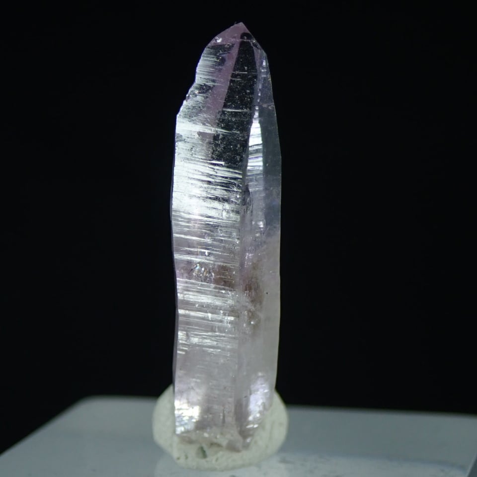 カイヤナイト 原石 ブラジル ミナスジェライス州産 藍晶石 bxv117