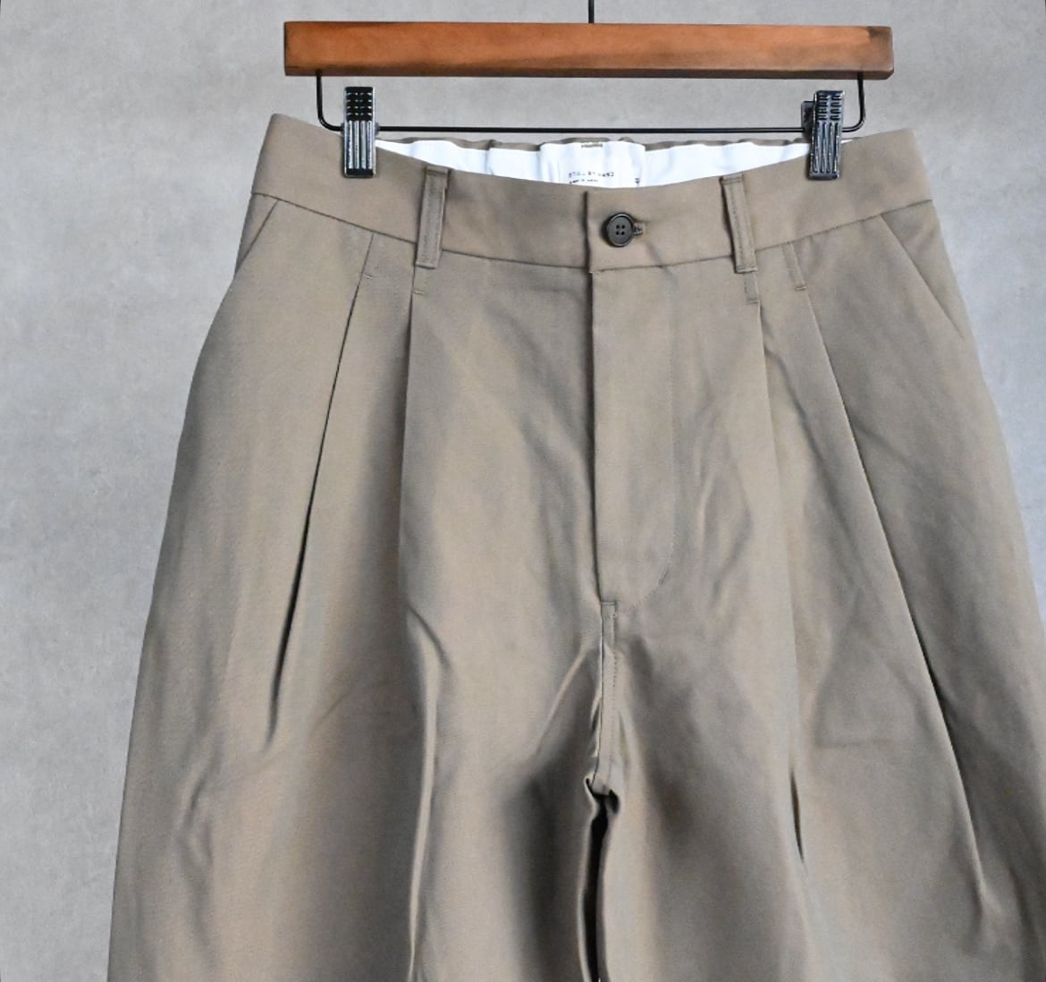 パンツ 25 STILL BY HAND Deep tuck pressed pants 25AW》【STILL BY HAND】DEEP TUCK PRESSED PANTS スティルバイハンド