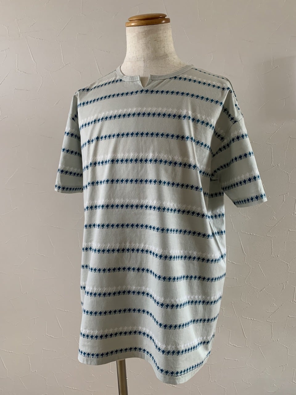 1990's Key Neck Design Cut and Sewn "LANVIN"