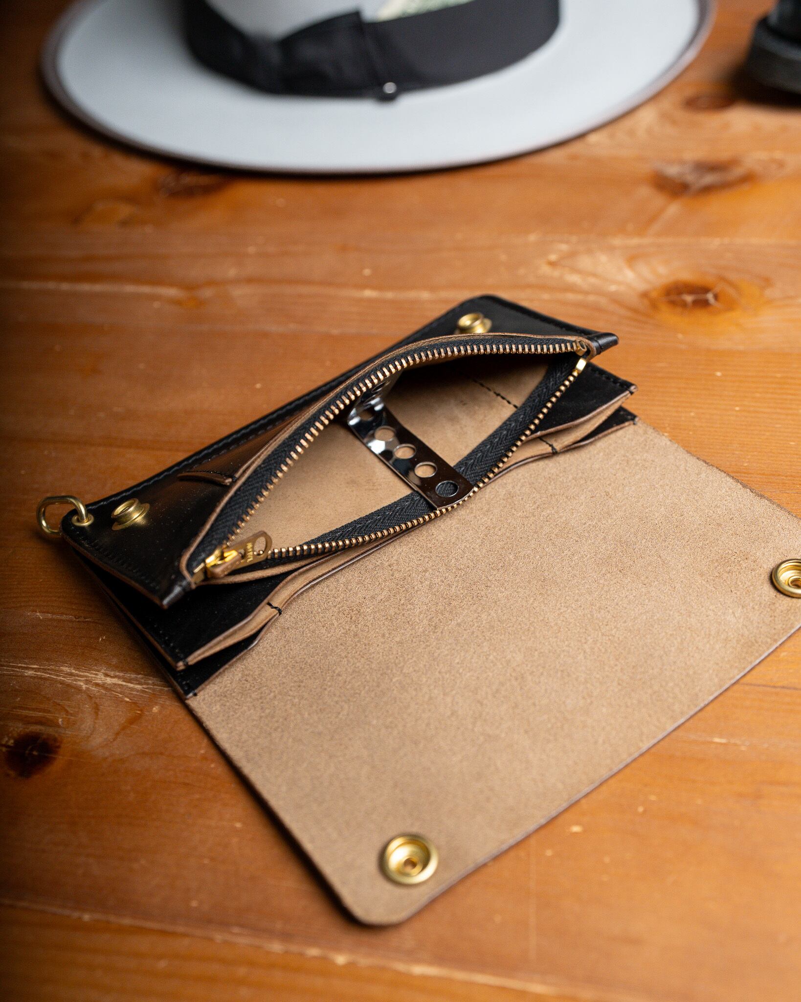 Additive and Line】Tracker Wallet TW-004 Maryam Horse Butt 3層