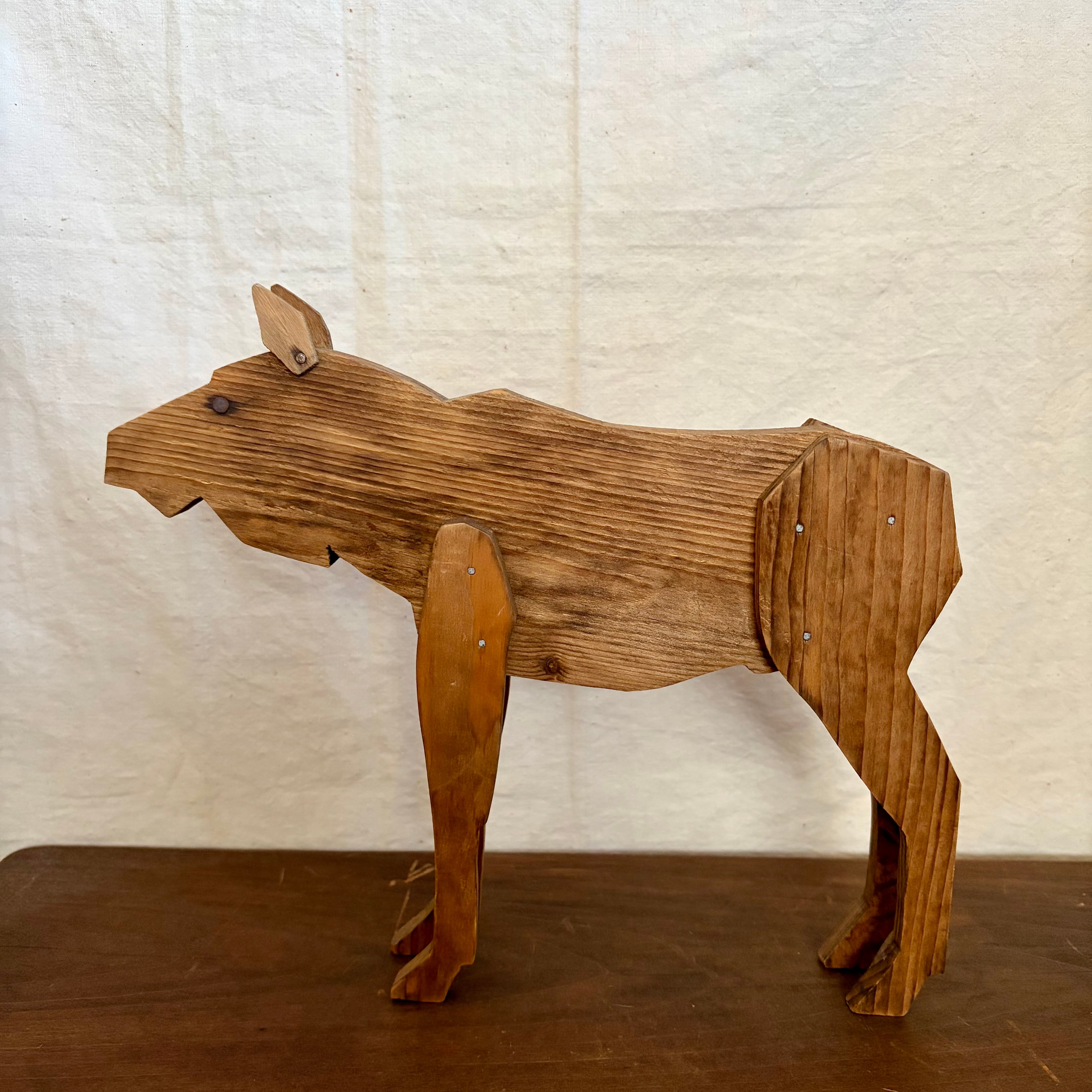 大きな木製の動物