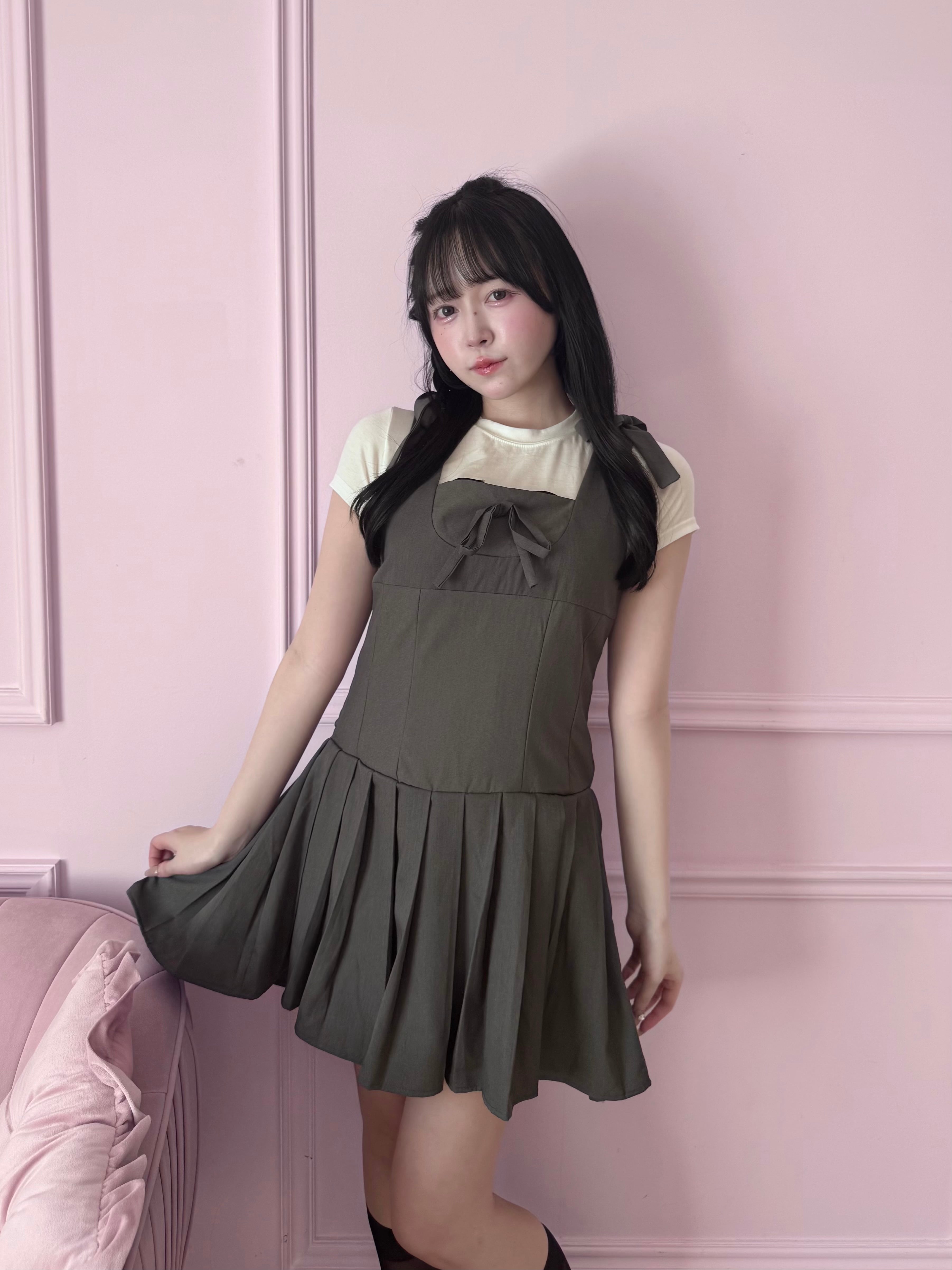 ribbon shoulder pleats op