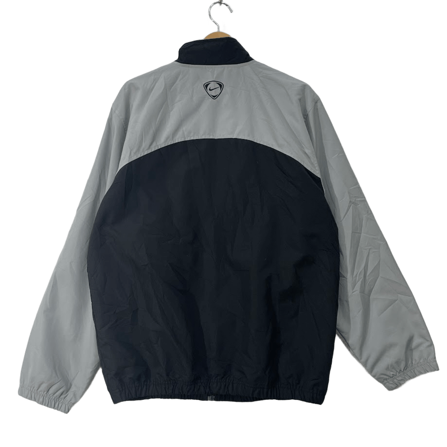 【人気】ナイキ　刺繍　スウッシュロゴ　ナイロンジャケット　ビックシルエット　古着 ナイキ NIKE ナイロンジャケット XXL ブラック 2XL ラグラン ロゴ刺繍