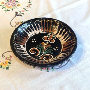 ハンガリー蝶々 黒 飾り皿