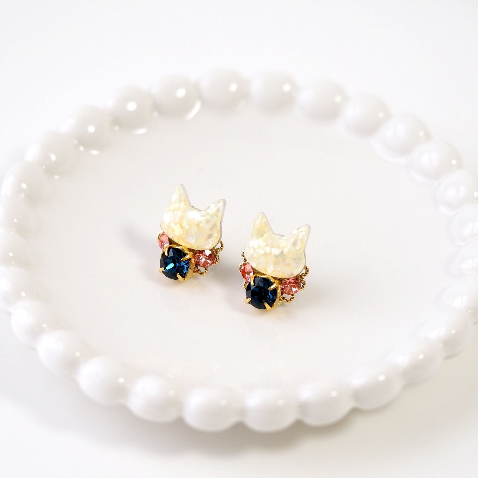 No.1569-B　猫☆ホログラム☆レジンピアス・イヤリング(ターコイズブルー) No.1569-B 猫☆ホログラム☆レジンピアス・イヤリング(ターコイズ