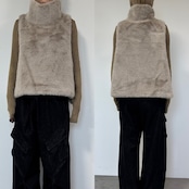 サイドボタンハイネックファーvest/ベージュ