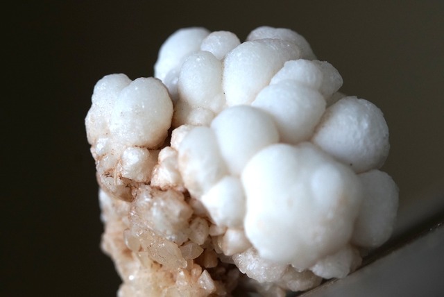 ホワイト アラゴナイト White Aragonite (B)