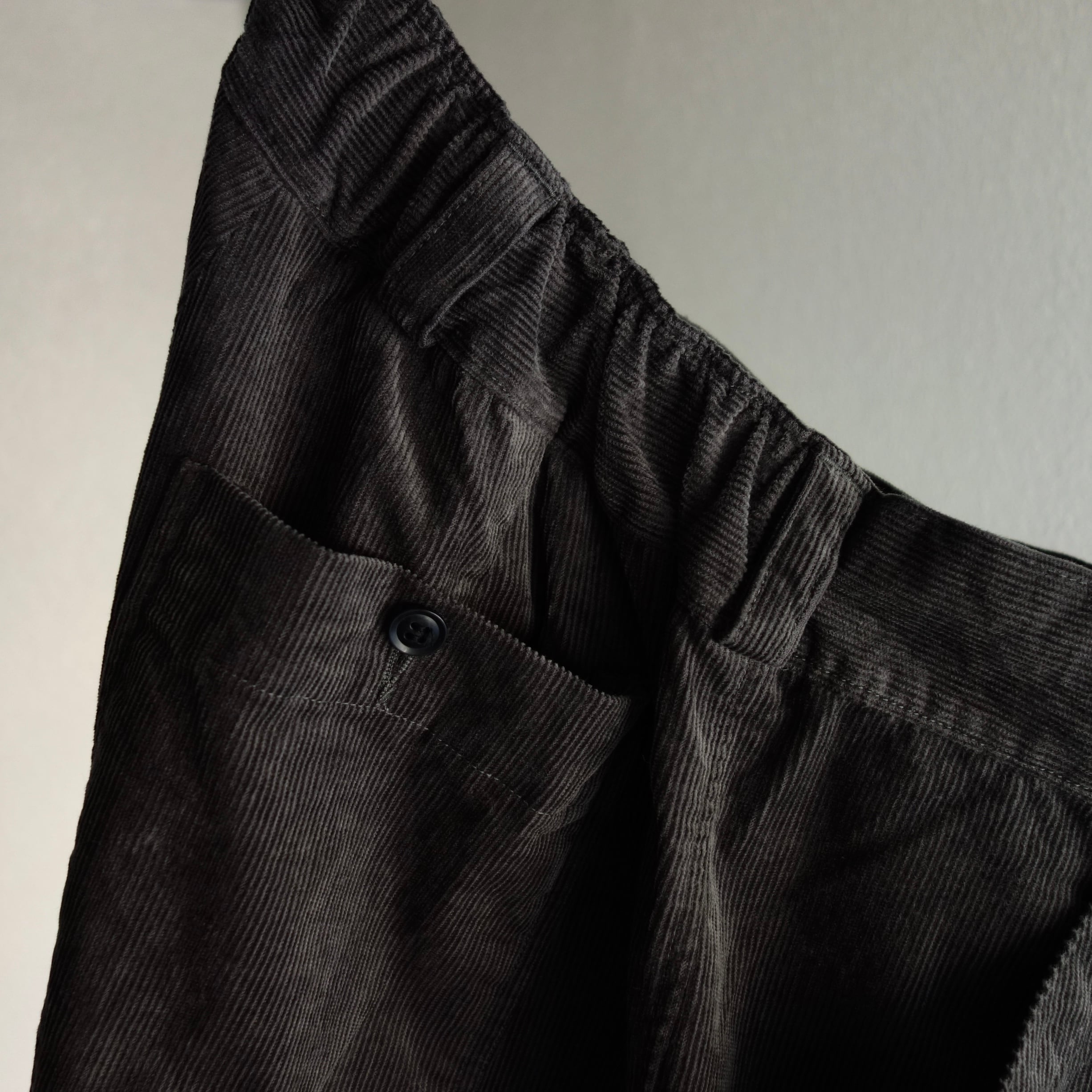 classic bakers corduroy pants / charcoalgrey | ATELIER GARDENIA