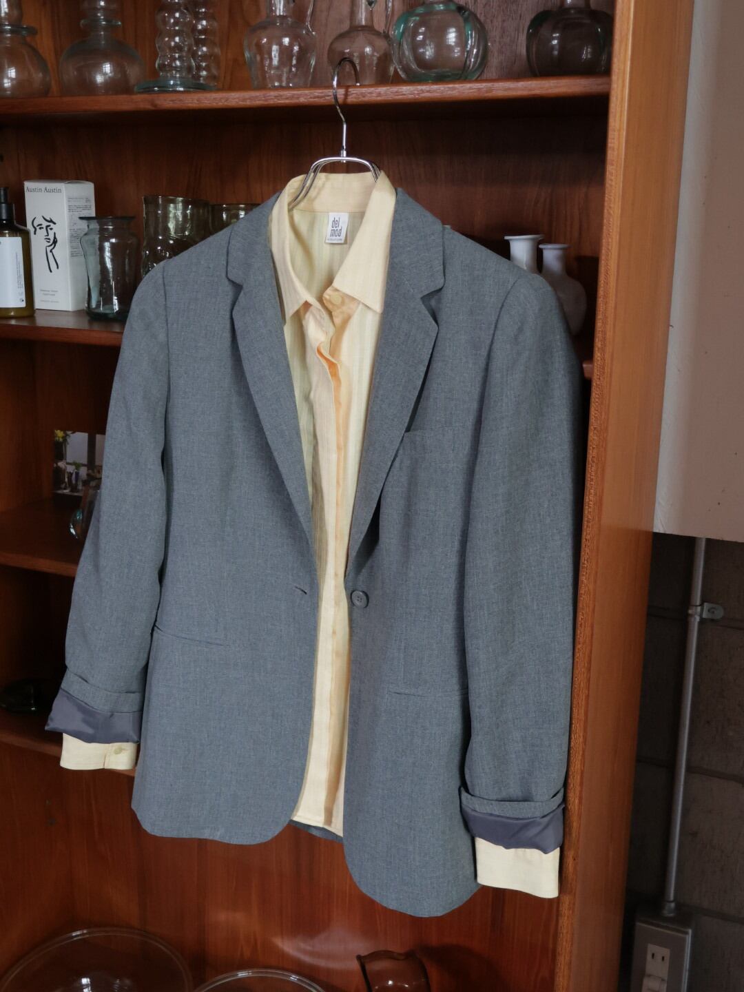 <vintage>plain light gray jacket