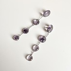 軽やかに揺れる クリアなくすみカラーの雫 ドロップピアス／イヤリング｜パープル｜サムネイル3