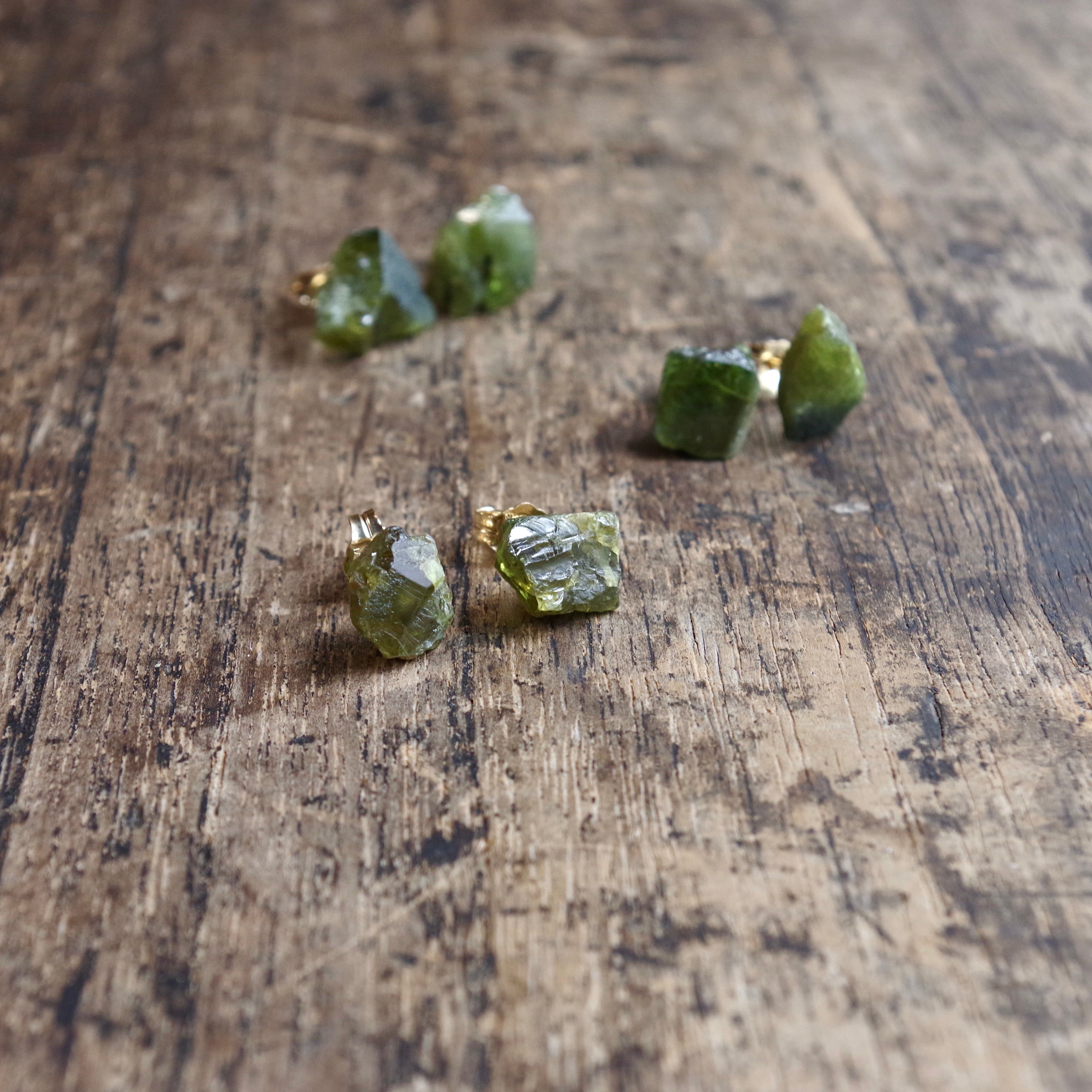 スフェーン ピアス / イヤリング アレルギー対応 希少石 原石 鉱物