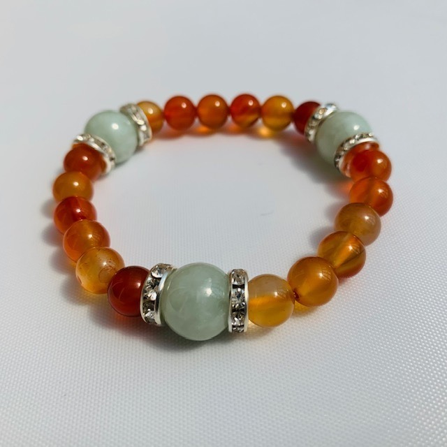 翡翠（ジェダイト）とカーネリアンのブレスレット