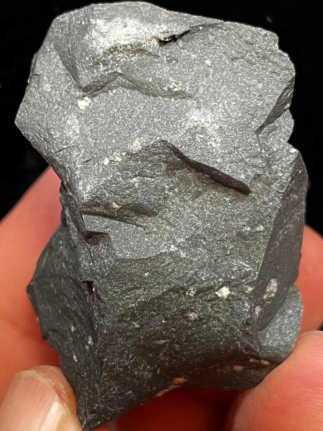 19) サヌカイト(原石・小)