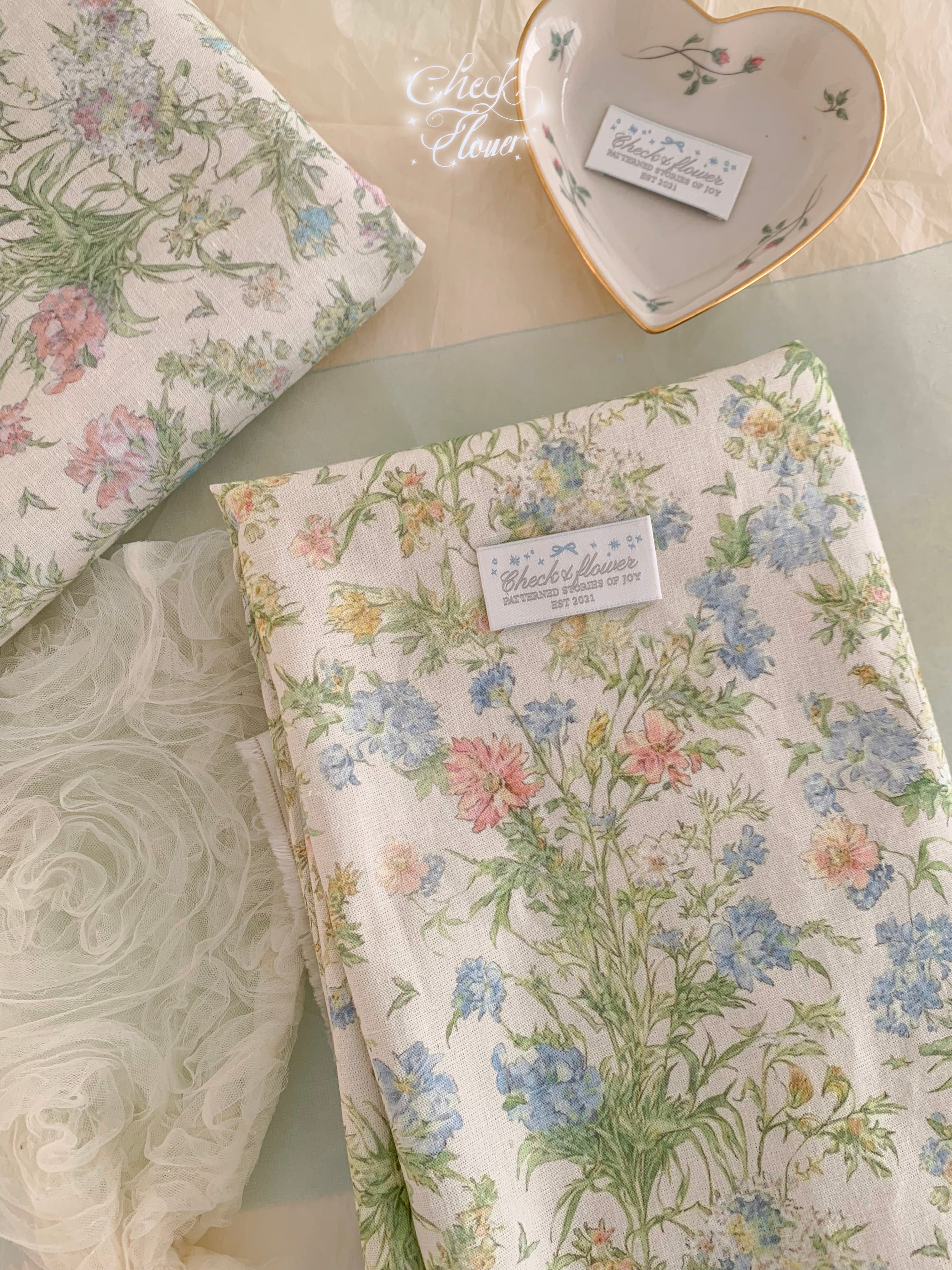 【即納】ボタニカル トワルドジュイ フラワー ヴィンテージ花柄　リネン＆ゴルジ生地