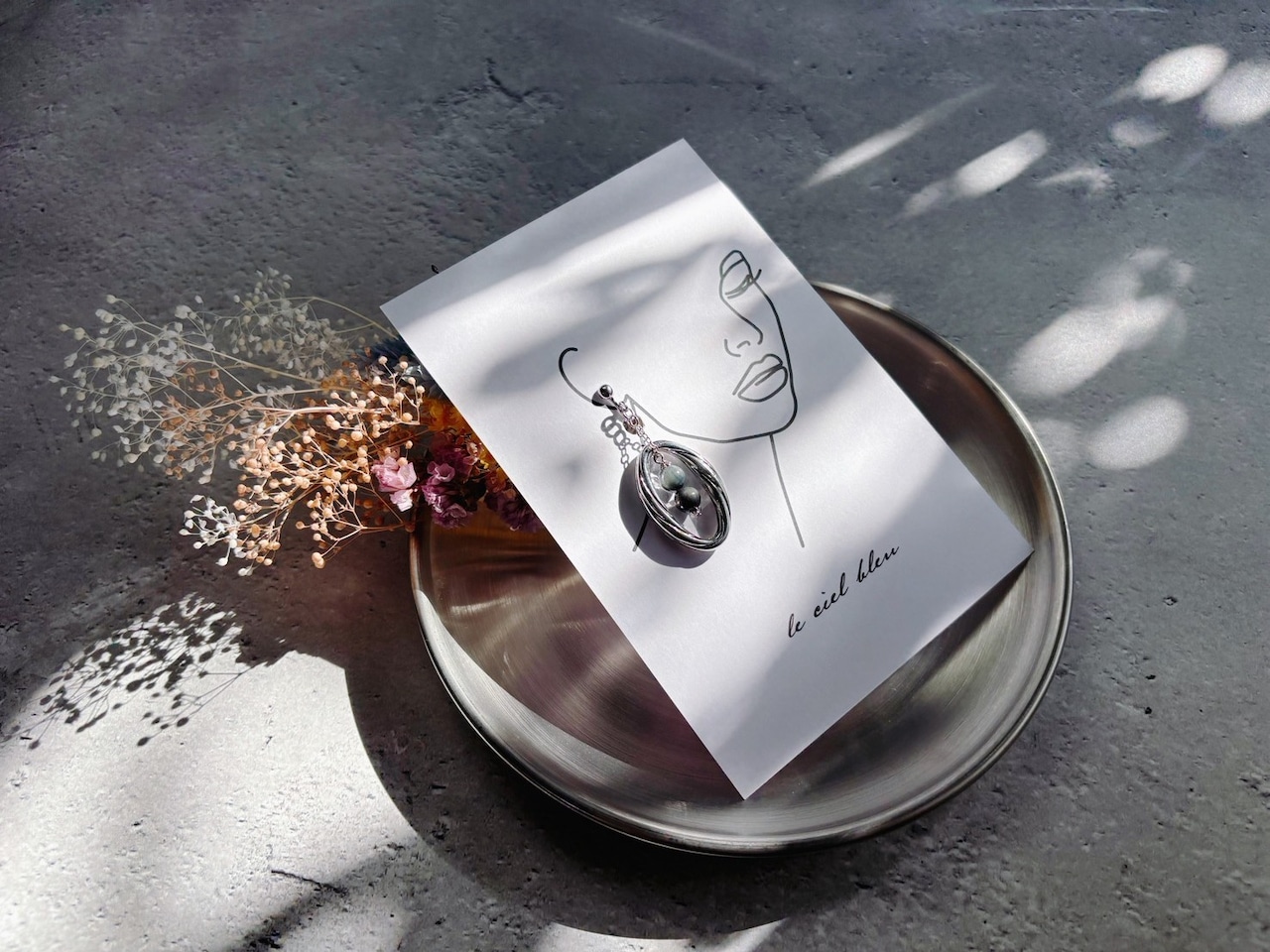 大ぶり輪の中の天然石イヤリング グレータイガーアイ シルバー