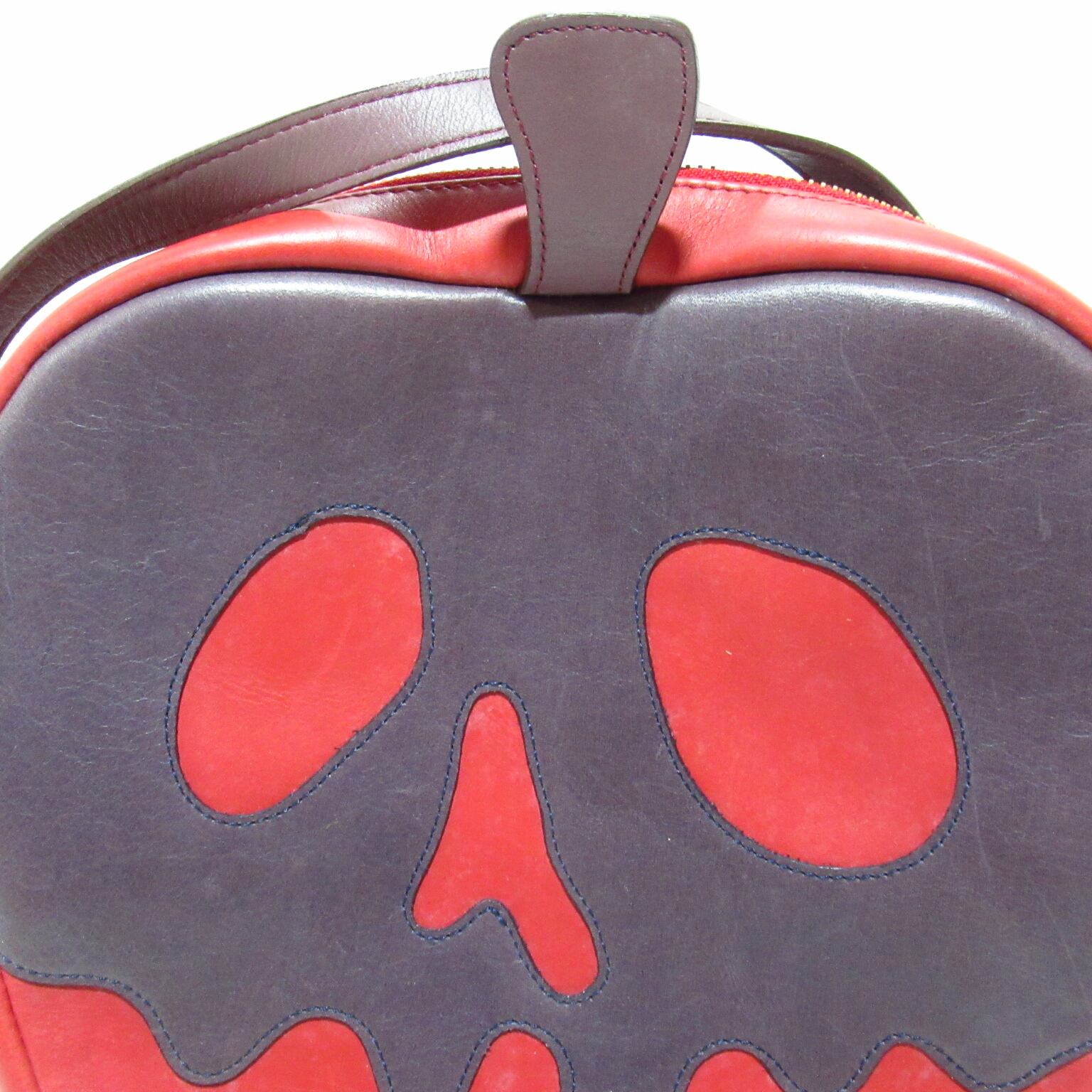 Disney アップルポイズン 毒林檎 ショルダーバッグ 新品タグ付き