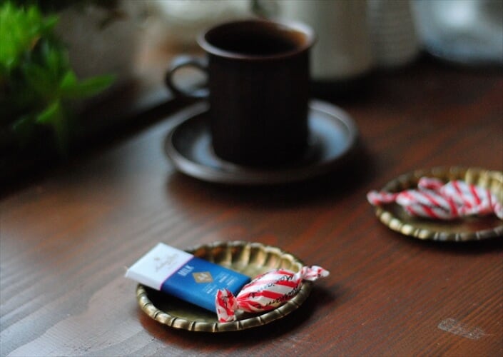 フランスブロカント シェル型トレイ シェルと実の植物 真鍮鋳物の