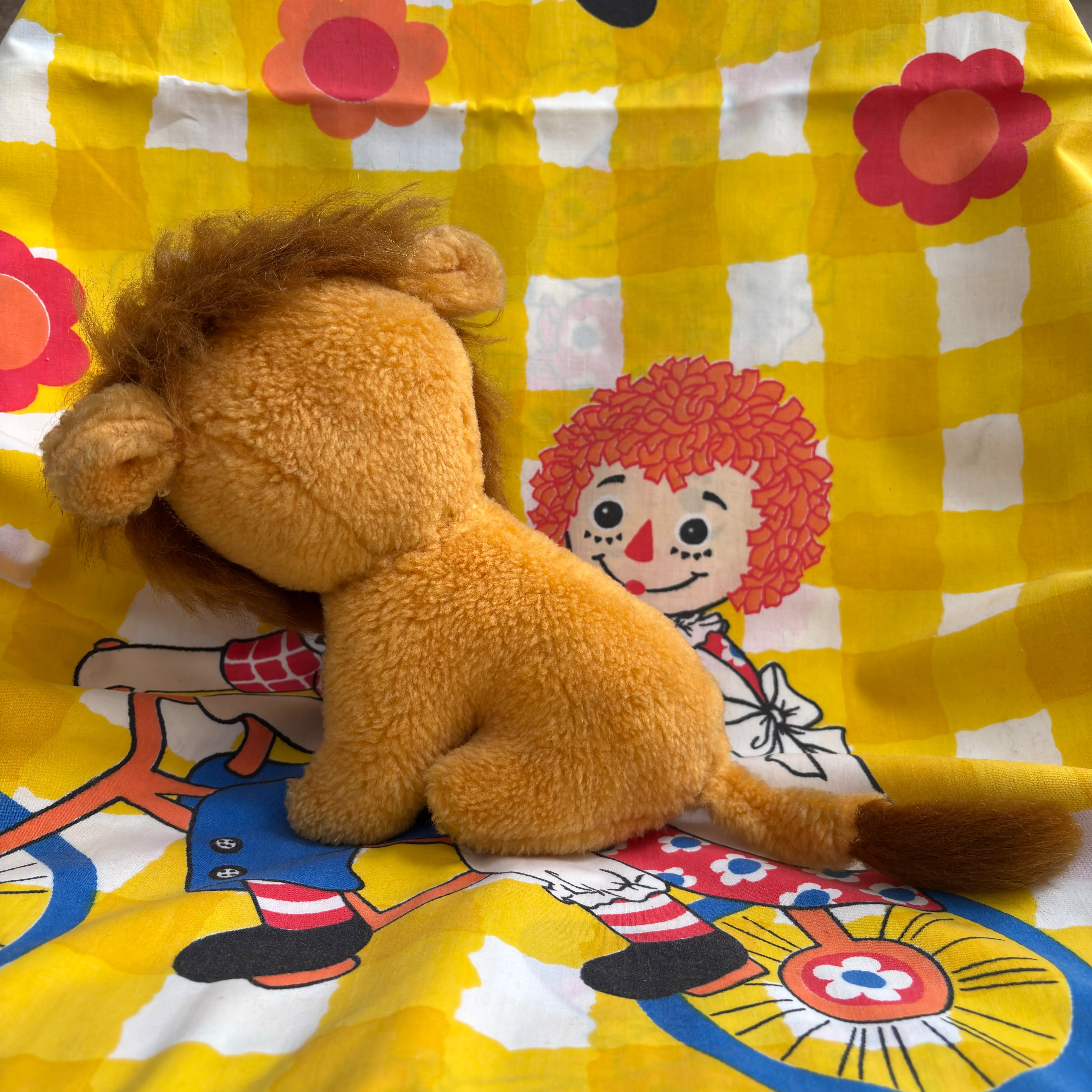 Vintage stuffed lion | KusuKusuDaisy