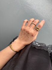 フロウカーブバングル