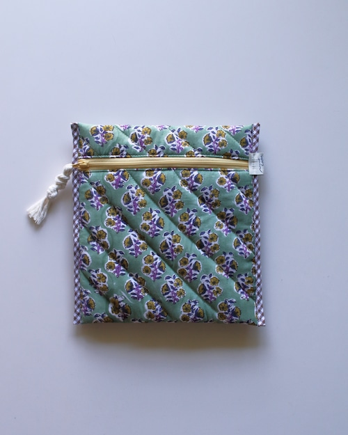 Block quilt Book Sleeve.　<Green land>