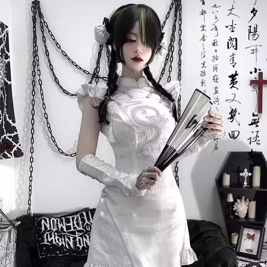 青と白のドラゴン刺繍チャイナドレス ロリータ 青と白のドラゴン刺繍チャイナドレス ロリータ チャイナ風刺繍