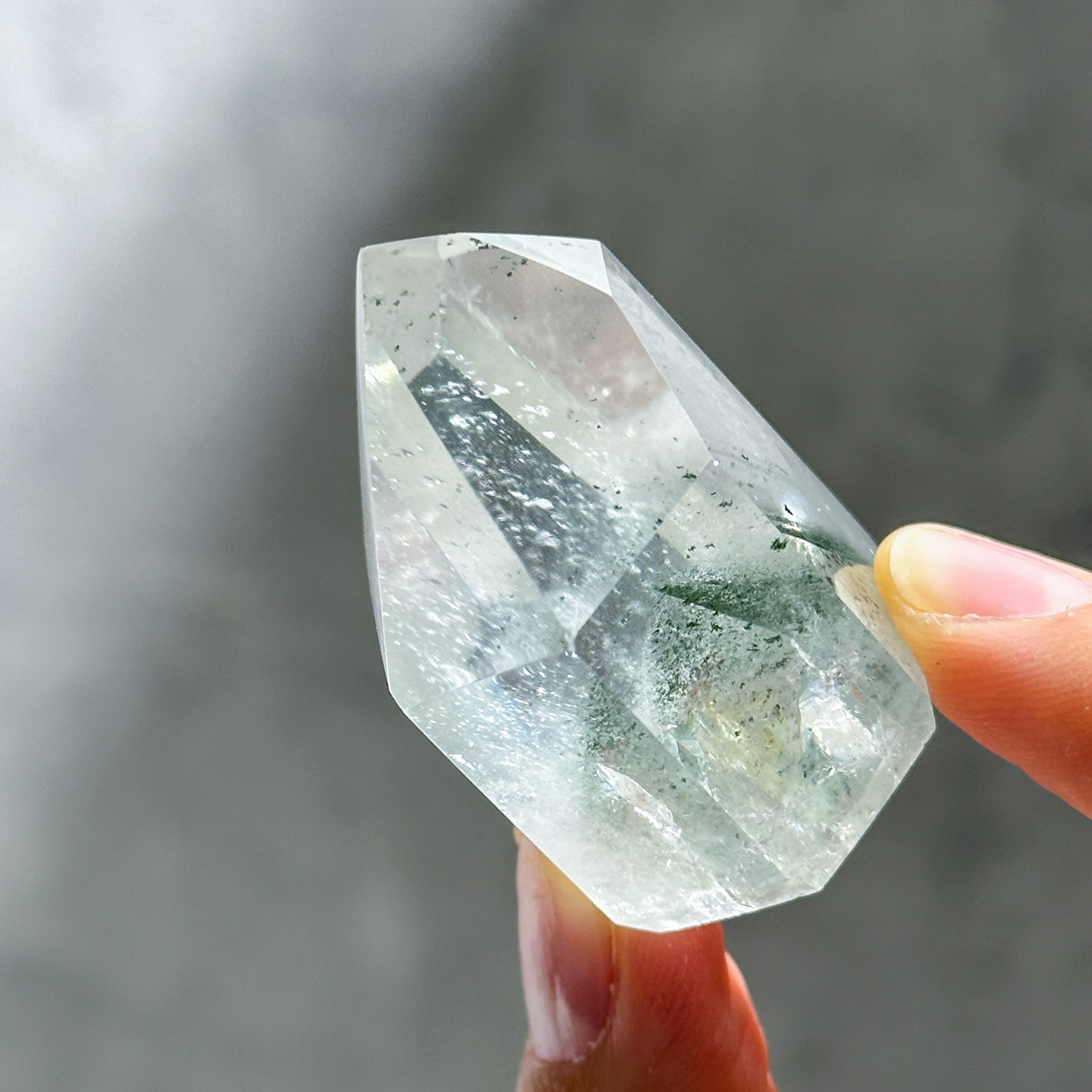 グリーンファントムクォーツ タワー25◇ Garden quartz ◇天然石・鉱物