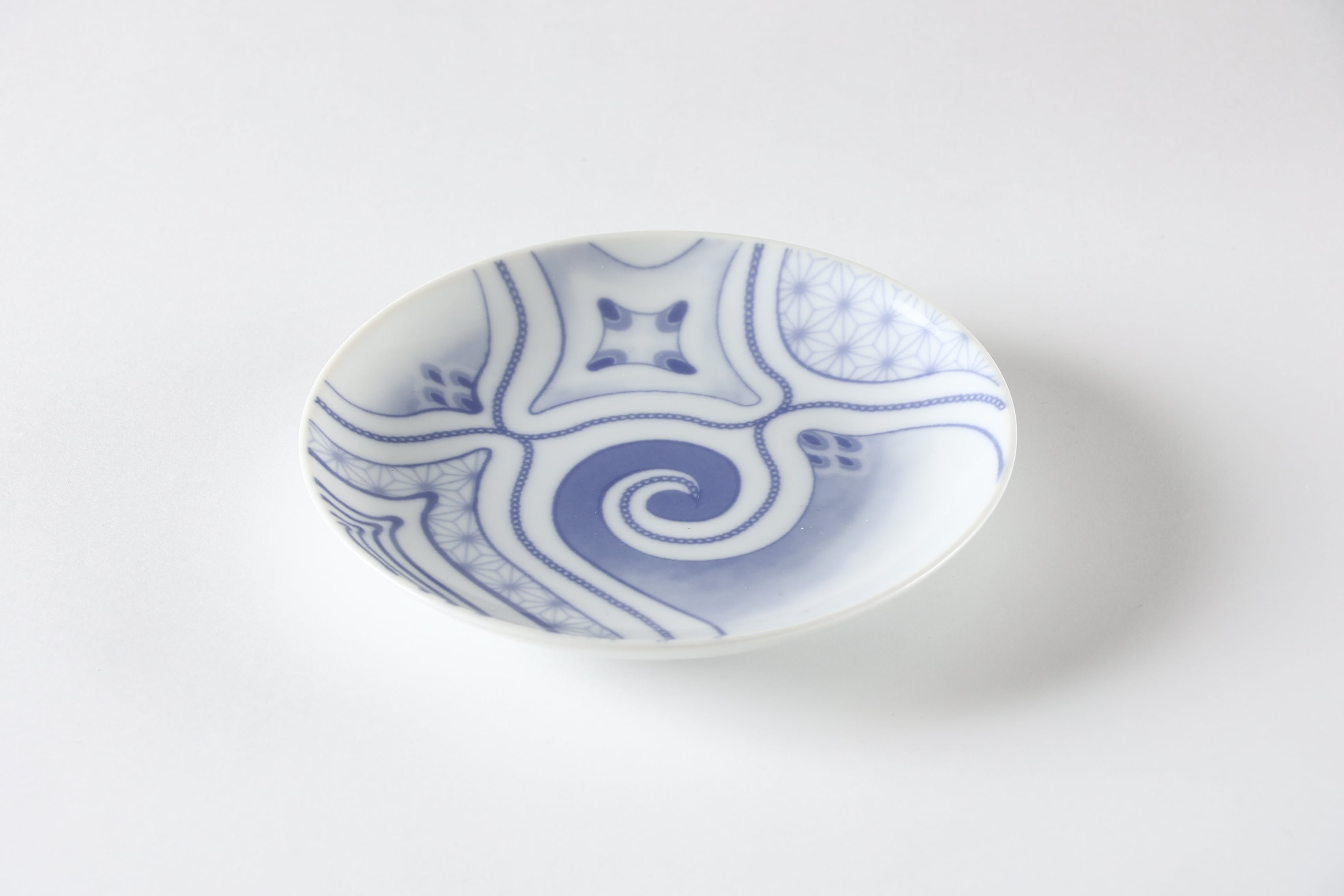 有田焼 染付絵皿（4寸） ① | 阿寒アイヌコンサルンオフィシャル