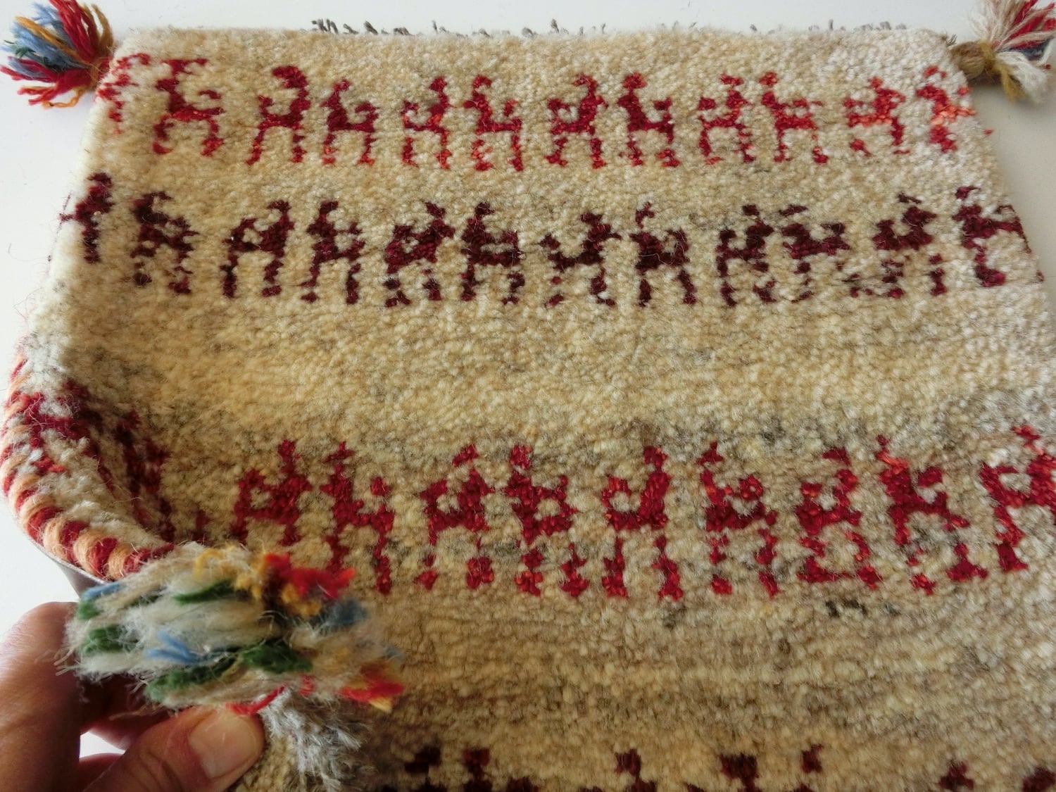 ペルシャ産 手織りギャッベ【座布団サイズ】A7 | Heris Carpet ヘリス