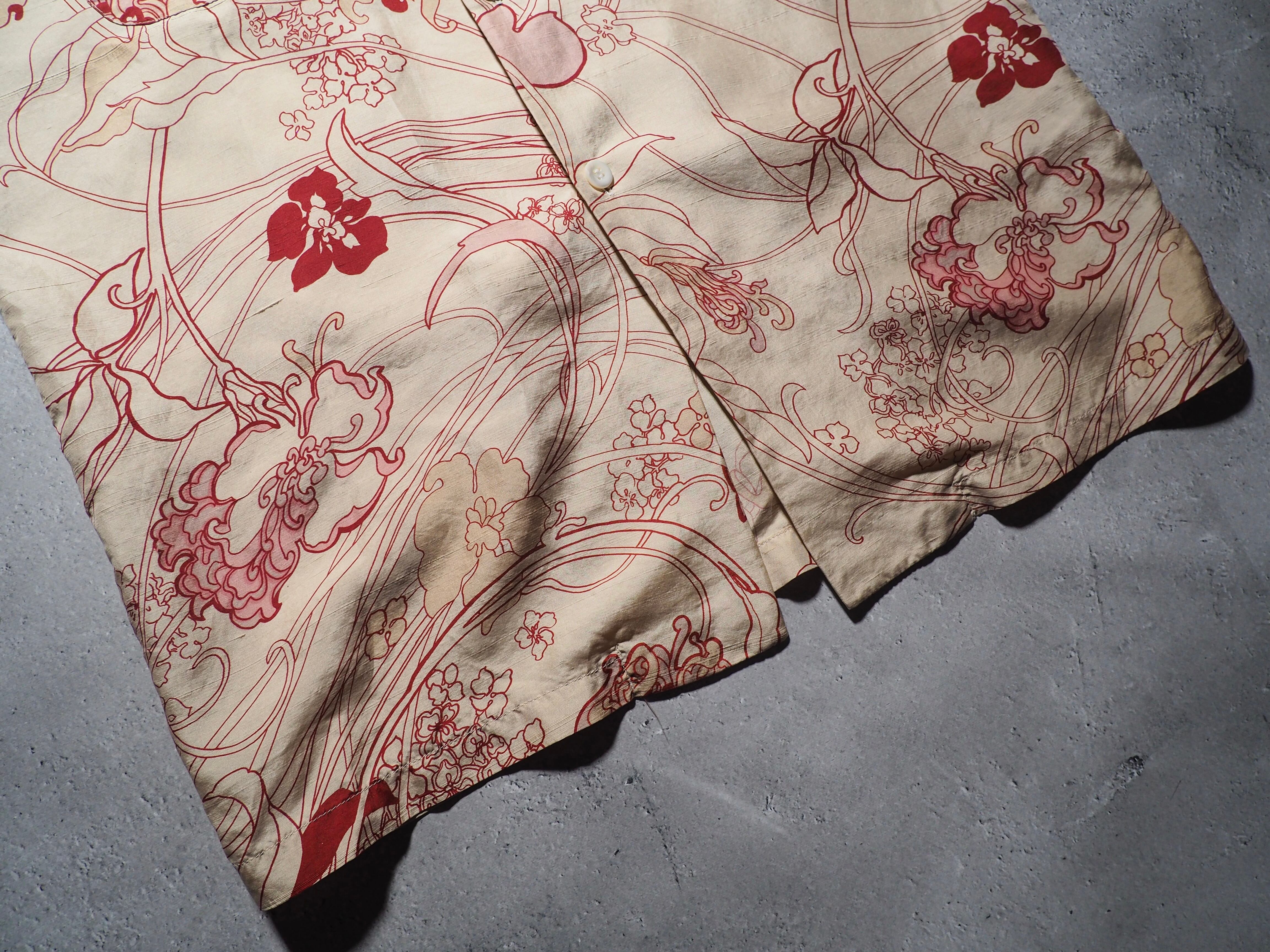1990s Beautiful flower pattern vintage open collar SS silk shirt