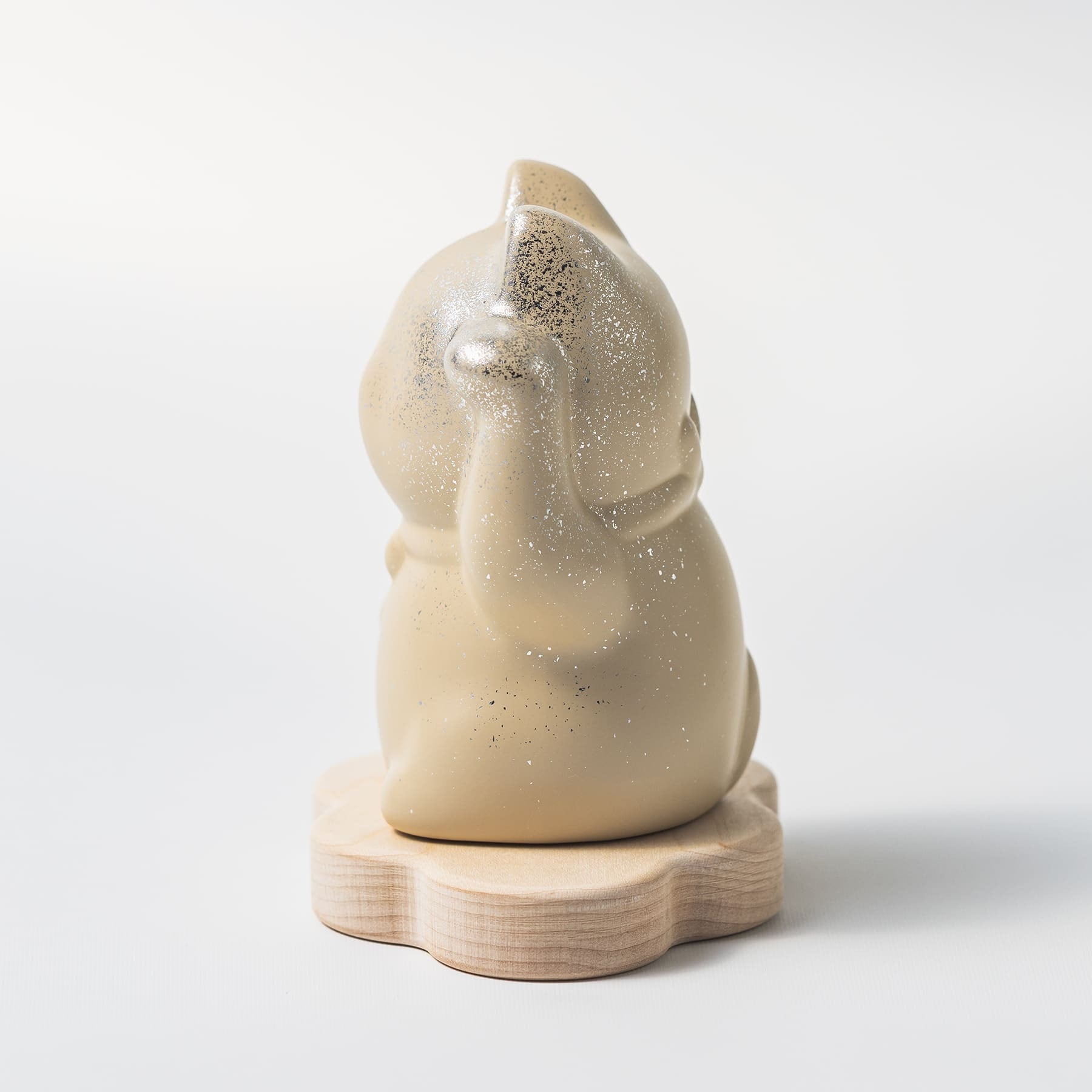 maneki maneki 】招き猫 漆 URUSHI ［ 銀の左手 ］ まねき まねき