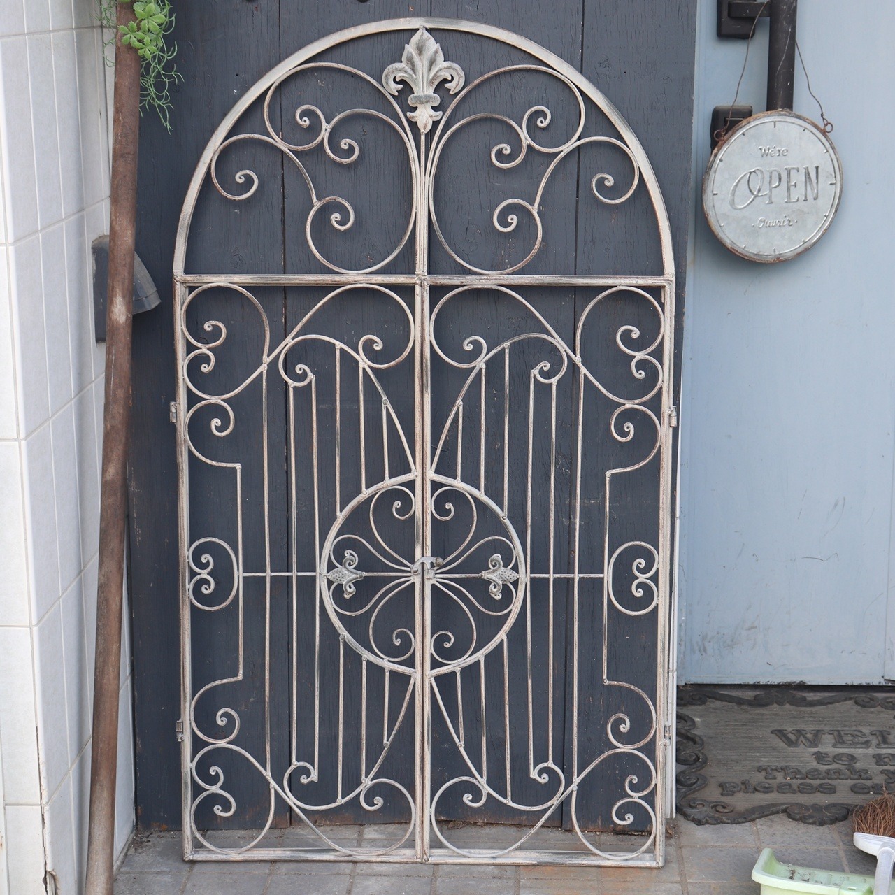 ウォールデコドア　オープン　壁をオシャレにしよう！