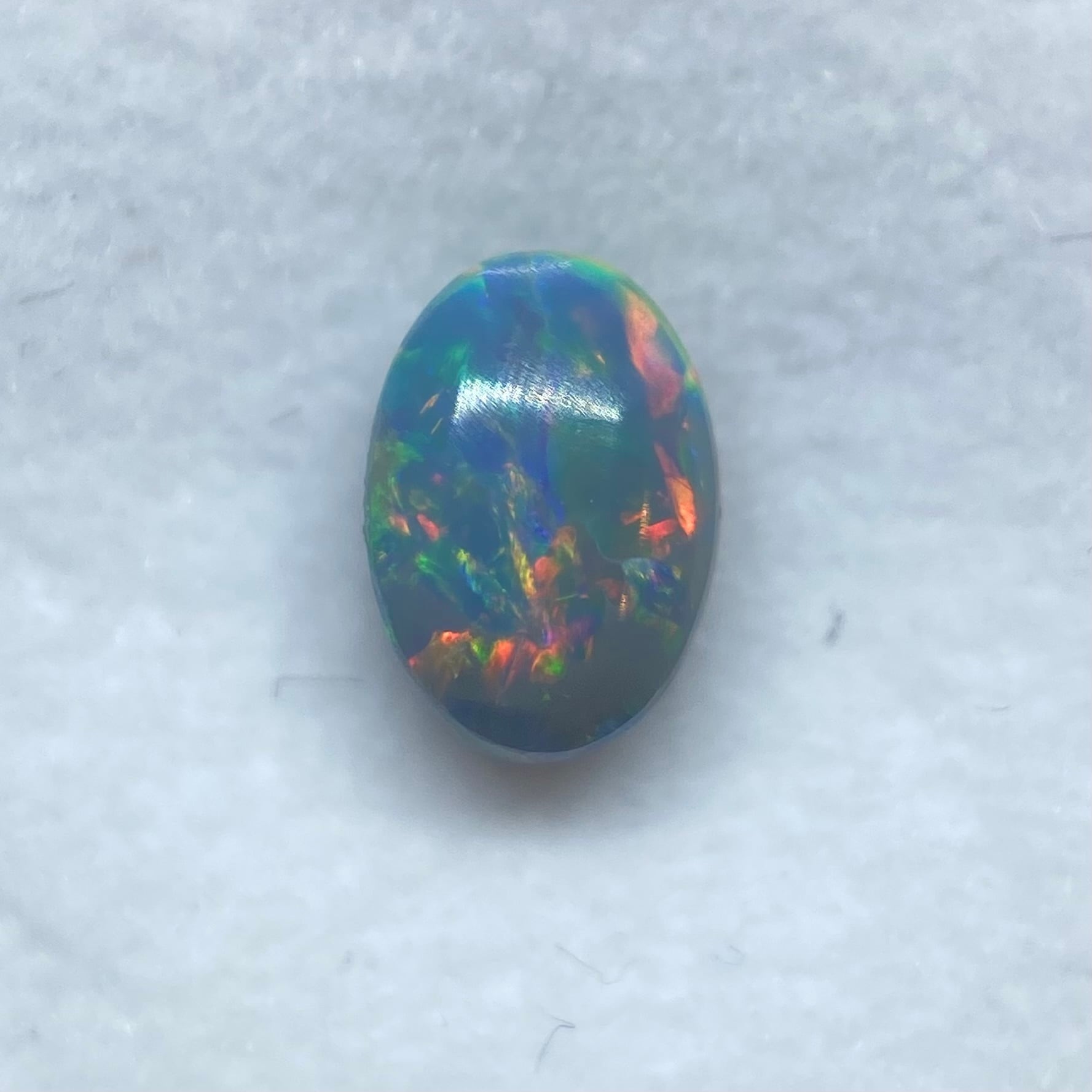 ころんとかわいいブラックオパール