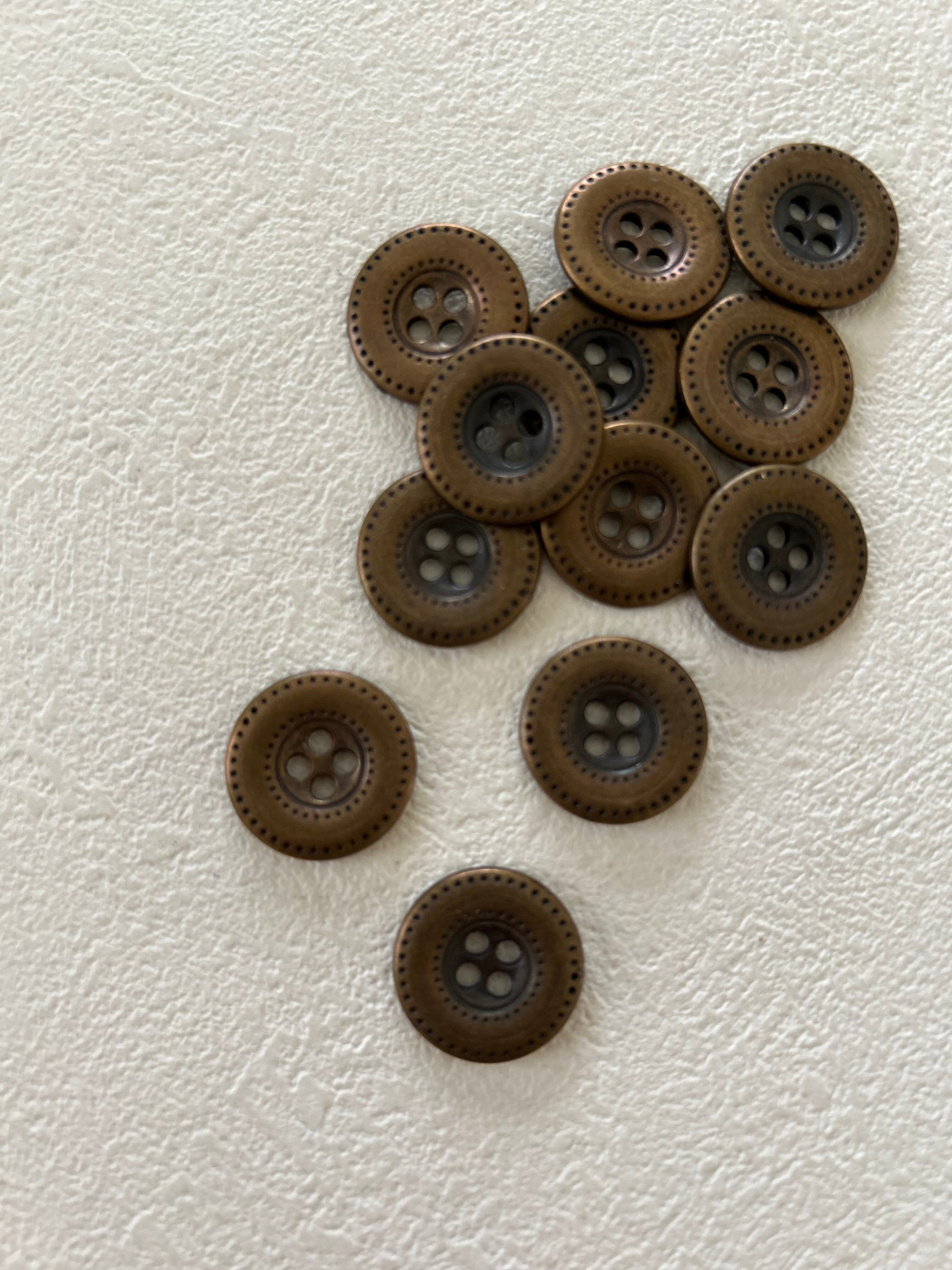 フランス 輸入デザインボタン メタル製 ブロンズカラー 四つ穴 17mm アクセサリーパーツ デコレーションパーツ