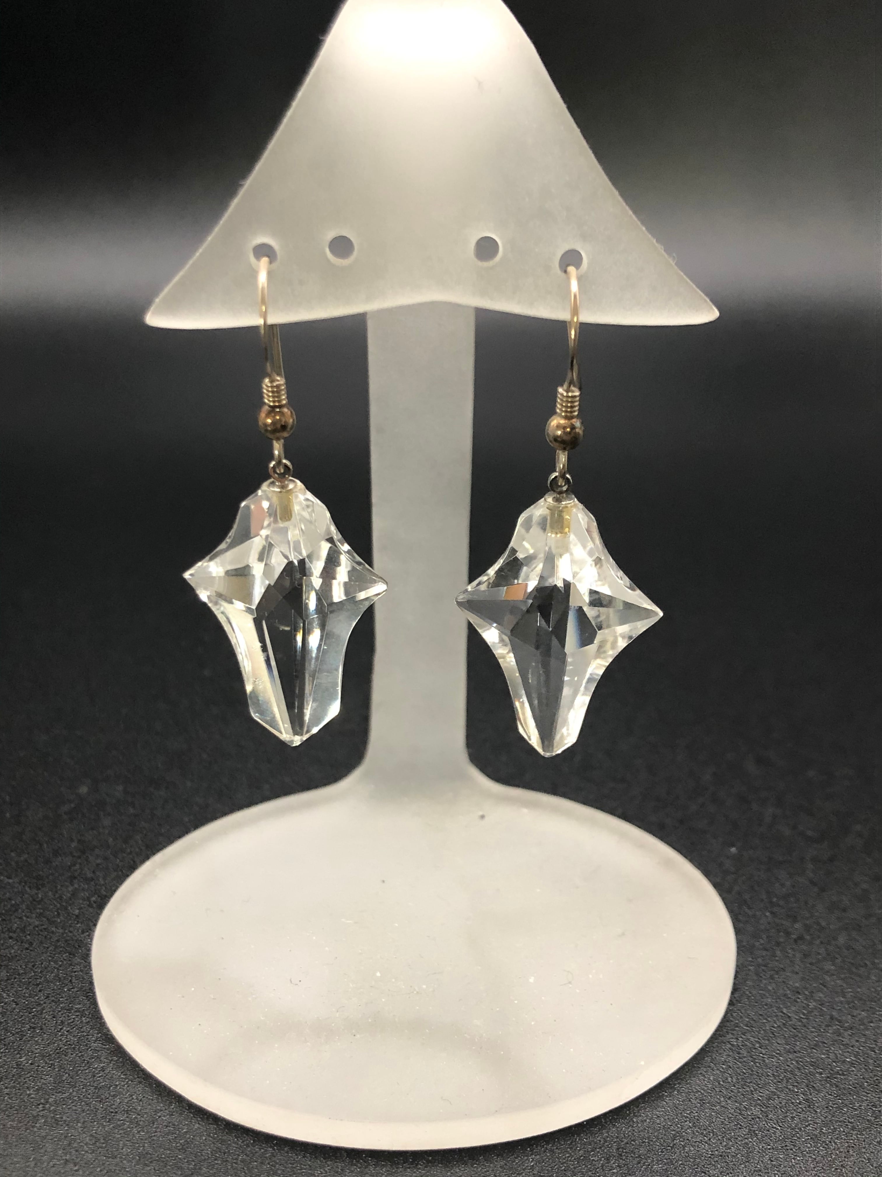 水晶クリオネカットピアス | PAY ID