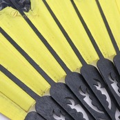 フラメンコ アバニコ 扇子 小物 小道具 32cm イエロー系 黄色 ブラック系 黒 ゴールド レース 柄 模様 アイテム 練習 舞台 発表会 イベント アクセサリー イエロー 黒い レース 扇 ダンス パフォーマンス 美しい かわいい おしゃれ