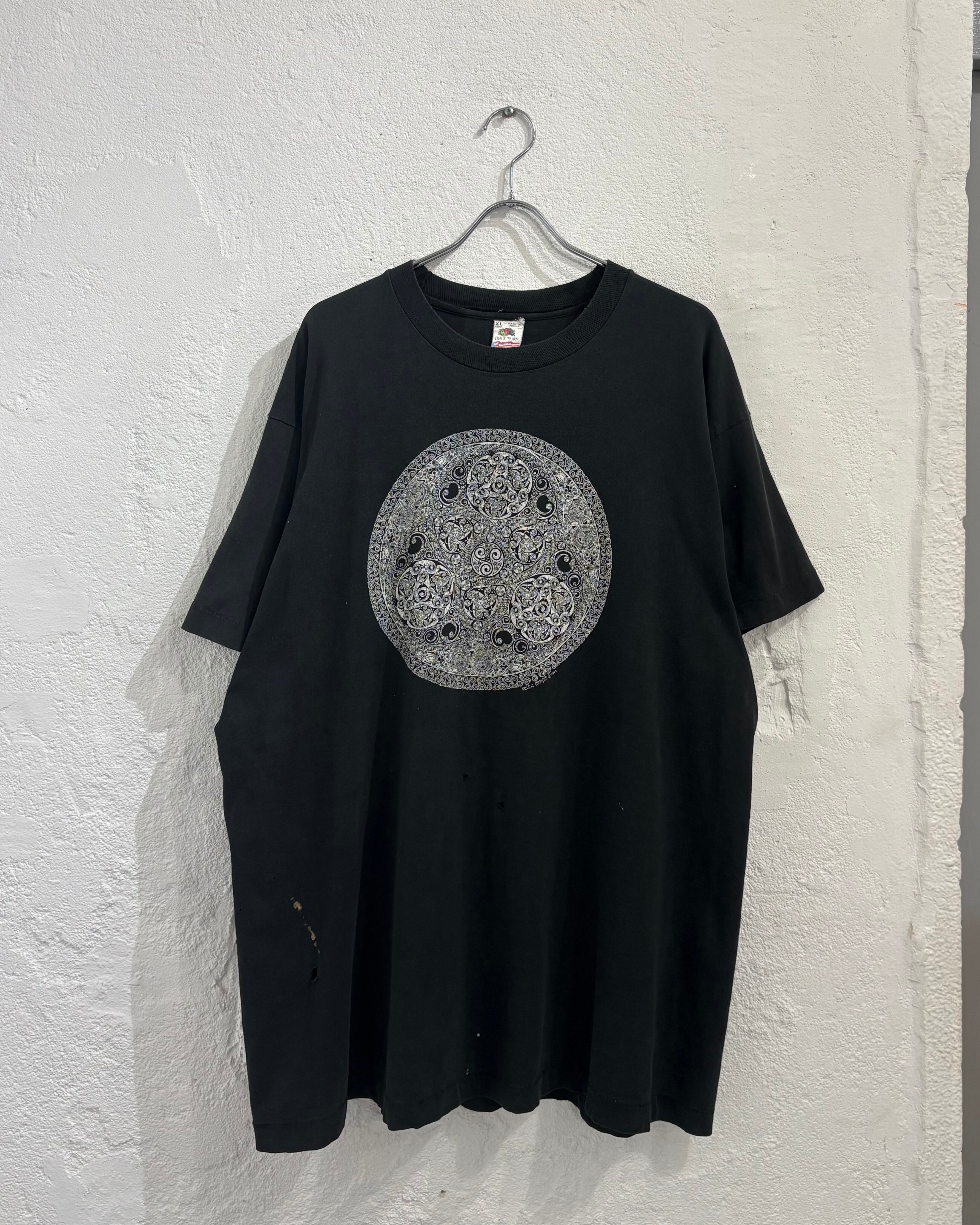 90s FRUIT OF THE LOOM Keltic Design Print Tee USA製