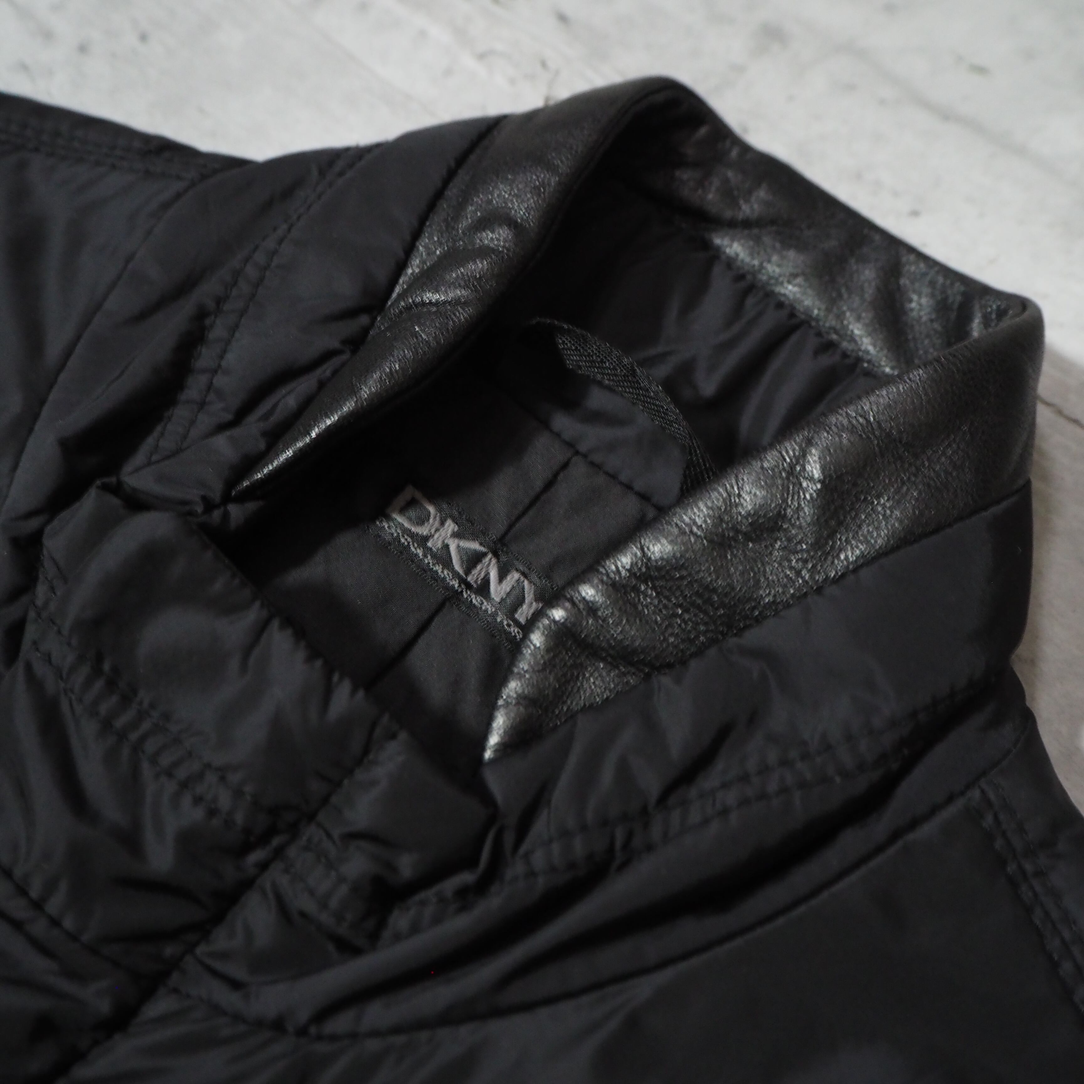 00s “DKNY” black nylon puff jacket 00年代 ダナキャラン パフ