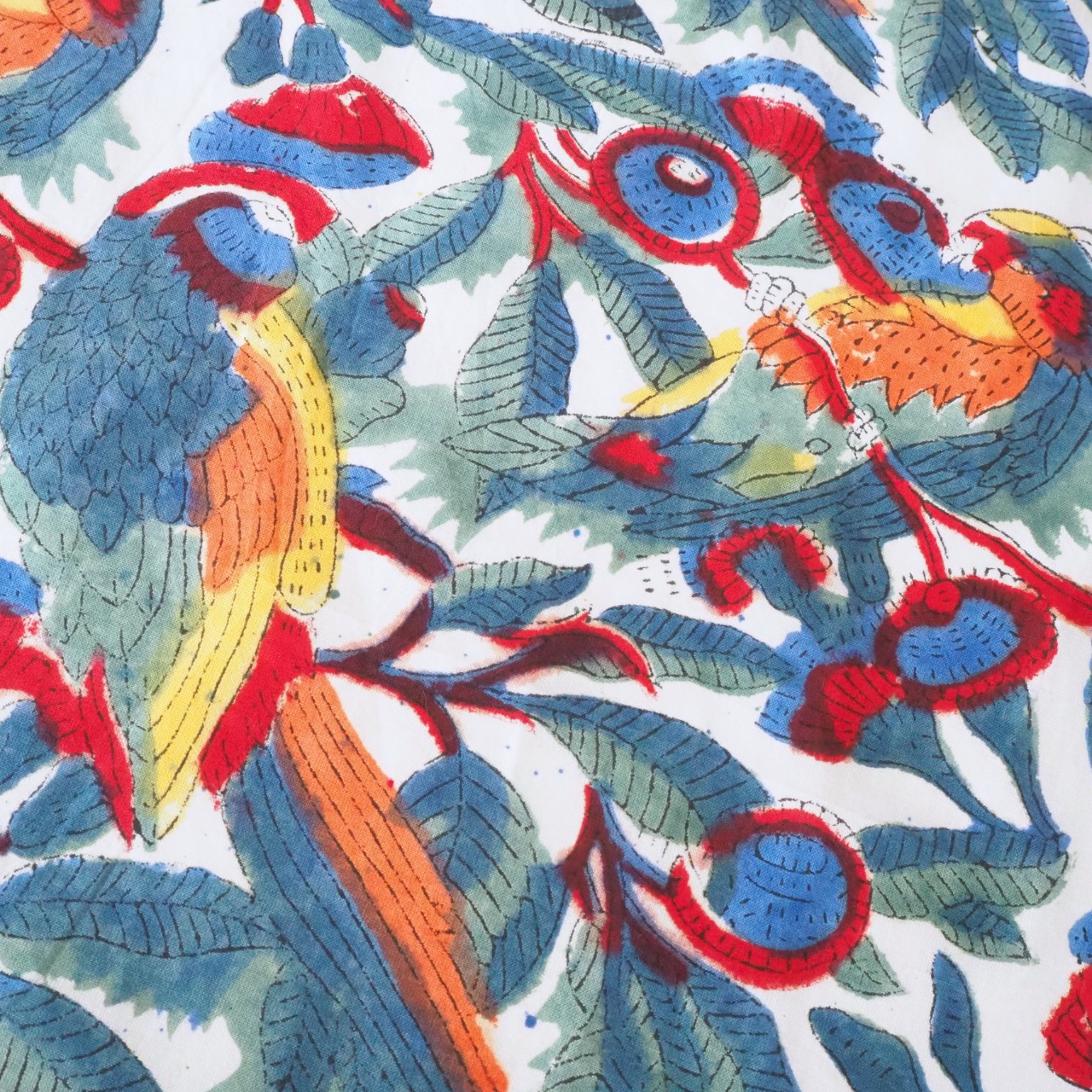 ブロックプリント生地【50cm単位】インド綿 BIRD柄 白×グリーン #24310-WT1