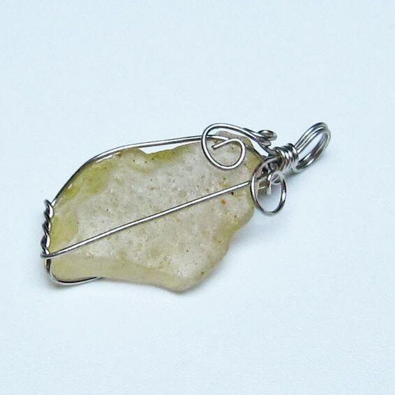 リビアングラス ペンダント 一点物 メール便可 112-13776