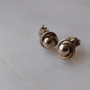  German silver / Nested pearl ピアス (fur-51)