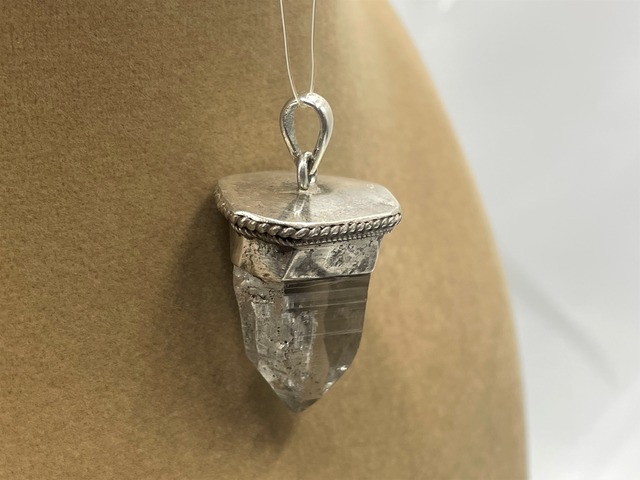 シルバーペンダントトップ（ヒマラヤ水晶）